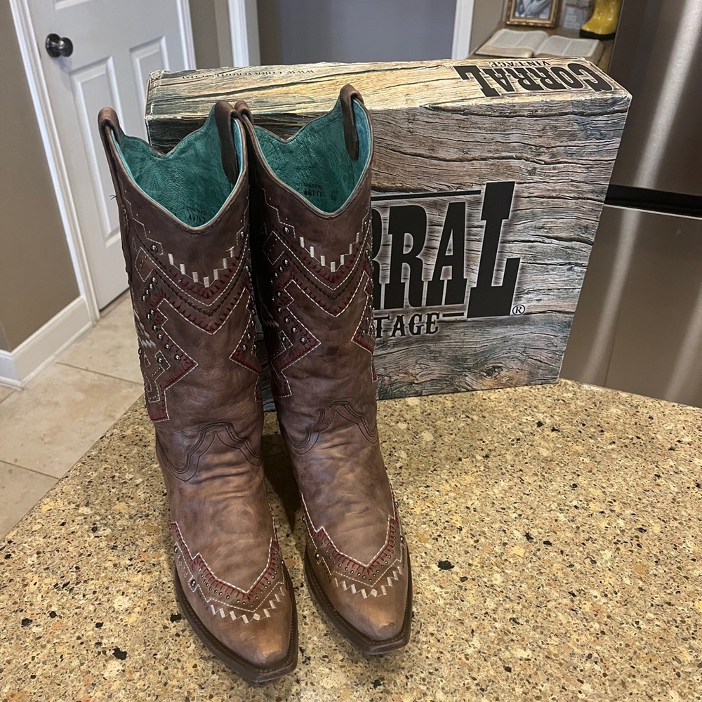 Corral ladies cowboy Boots size 11